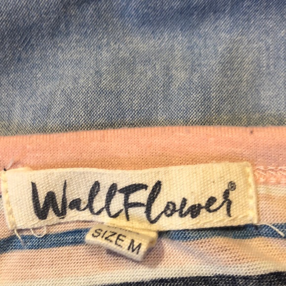 Woman’s size medium t shirt - Picture 2 of 2